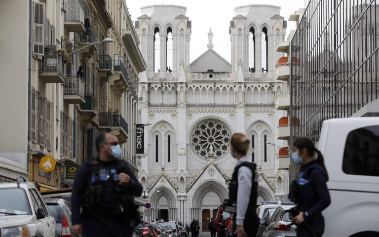 Γαλλία: Αναφορές ότι άνδρας άνοιξε πυρ κατά αστυνομικών