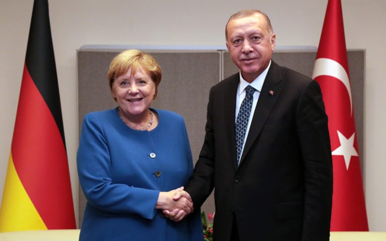 Τουρκία – Ε.Ε.: Μια στο καρφί και μια στο πέταλο