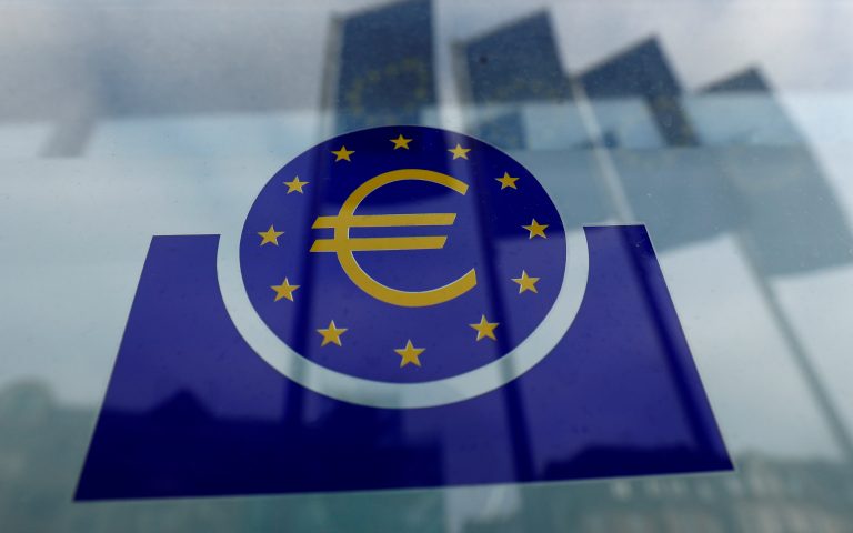 Μπόνους και μερίσματα οδηγούν τις ευρωπαϊκές τράπεζες σε «παραφωνία» με την οικονομία
