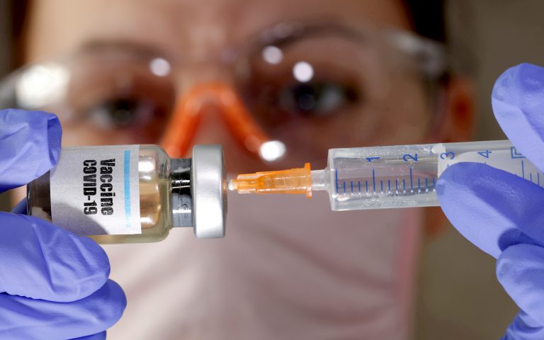 Μπορούν να δημιουργήσουν «ανοσία αγέλης» τα πρώτα εμβόλια κατά του Covid-19;