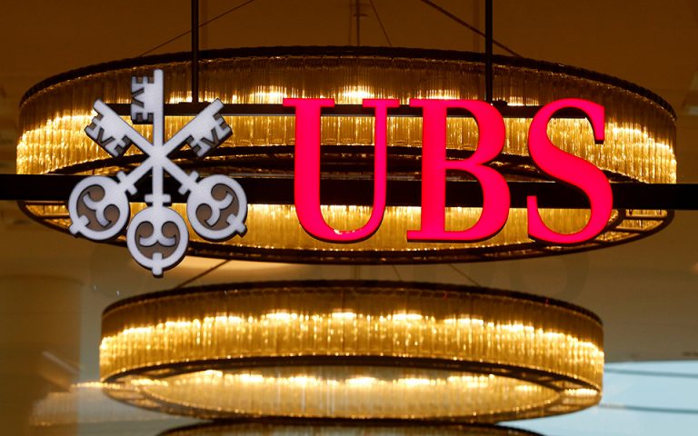 UBS: Βουτιά της μετοχής μετά από κατηγορίες βοήθειας Ρώσων να αποφύγουν τις κυρώσεις 