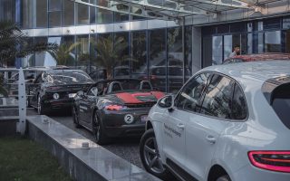 KPMG: Οι αυτοκινητοβιομηχανίες βλέπουν επιβράδυνση στην ανάπτυξη και υψηλότερα κόστη