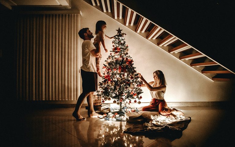 ΠΟΥ: Μείνετε σπίτι σας τα Χριστούγεννα