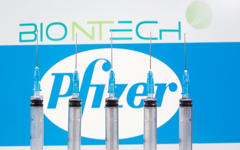 Pfizer-BioNTech: Ζητούν την έγκριση για διάθεση του εμβολίου στην Ευρώπη