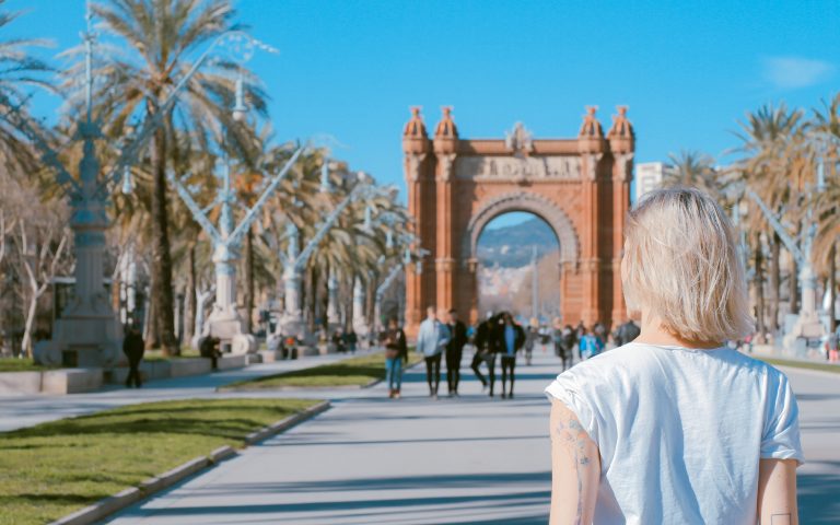 Iσπανία: Υποδέχθηκε 76% λιγότερους τουρίστες στο δεκάμηνο