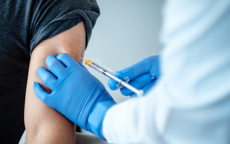 Ιταλία: Εξετάζεται και τρίτη δόση εμβολίου κατά του κορωνοϊού