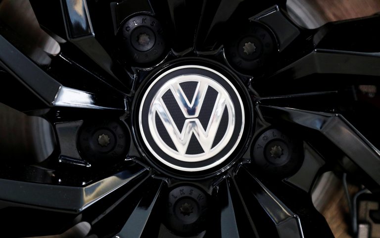 Volkswagen: Προειδοποίηση ότι το υψηλό ενεργειακό κόστος θα πλήξει τη βιομηχανία μπαταριών