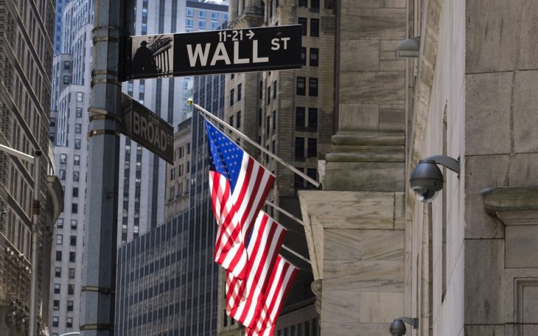Wall Street: Μικρή άνοδος με τα βλέμματα στις κεντρικές τράπεζες