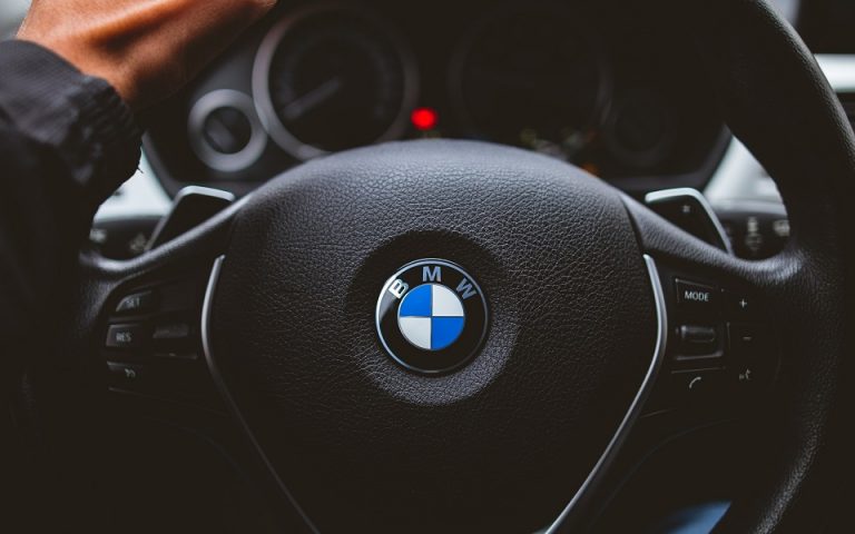 Ανάκληση 90.000 οχημάτων από BMW – «Μην τα οδηγείτε»