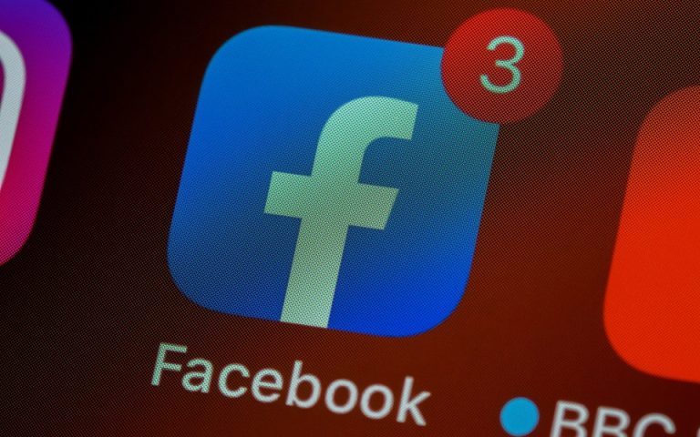 H Facebook κλείνει τις θυγατρικές στην Ιρλανδία