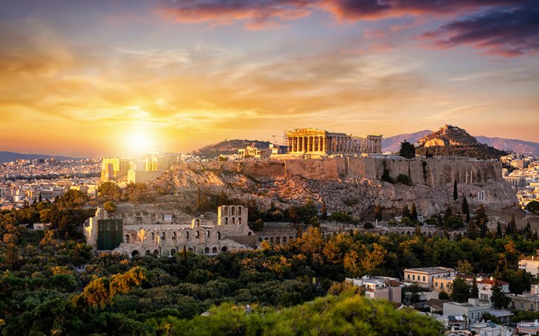 Η Ελλάδα το 2021 μέσα από τα μάτια 12 ξένων οίκων