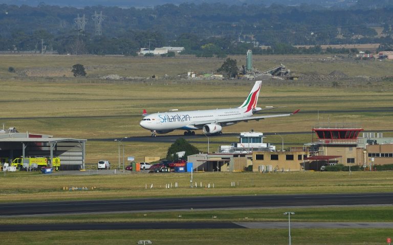 Η Μελβούρνη υποδέχεται την πρώτη της διεθνή πτήση μετά από πέντε μήνες