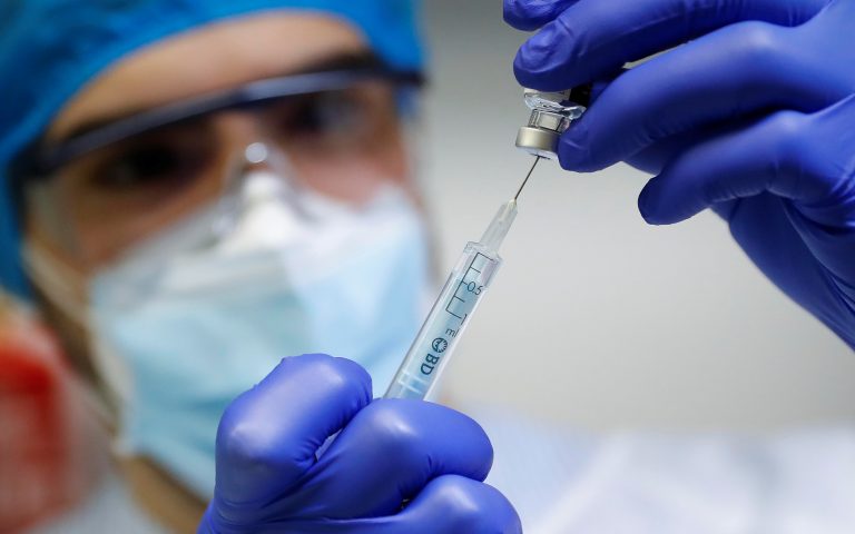 Iσπανία: «Φακέλωμα» των αρνητών του εμβολίου