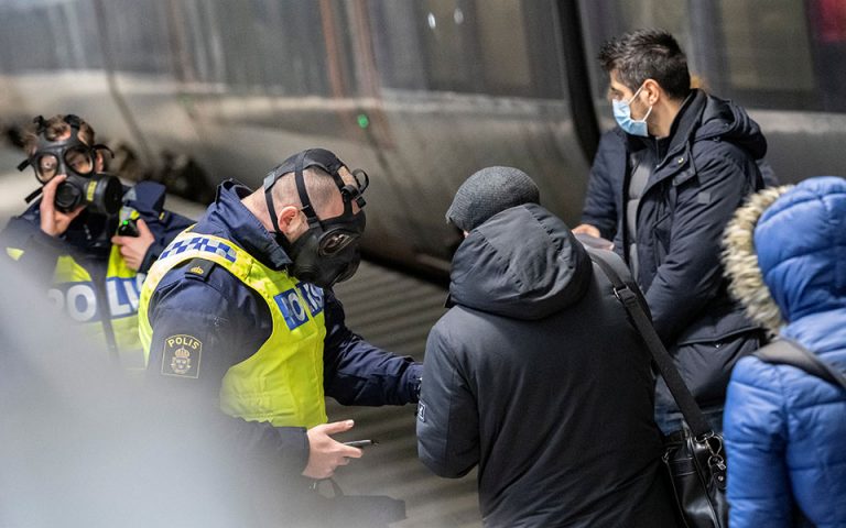 Σουηδία: Συστάσεις για χρήση μάσκας στις ώρες αιχμής
