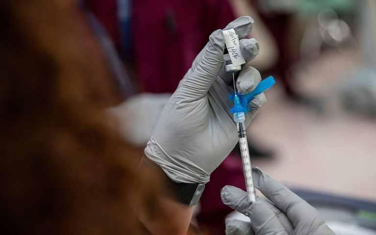 «Ελευθερία» θα ονομαστεί η επιχείρηση για τον εμβολιασμό του πληθυσμού 