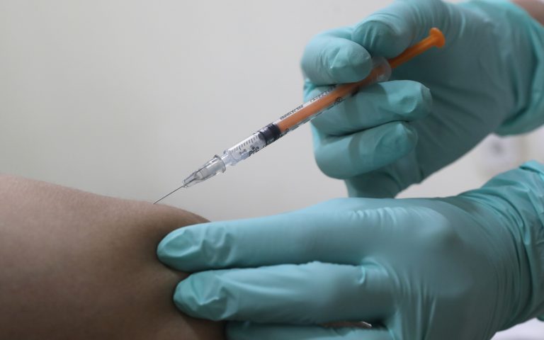 Σήμερα οι πρώτοι εμβολιασμοί στην χώρα μας