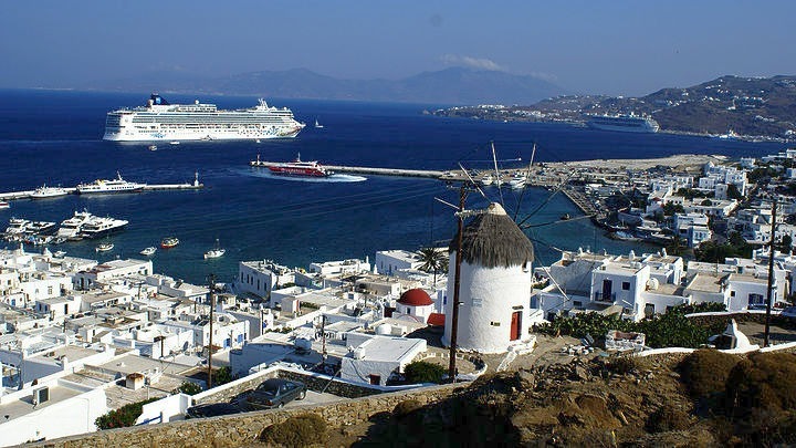 ΕΥ: Μετά το 2022 η επιστροφή του ελληνικού τουρισμού στα προ Covid επίπεδα