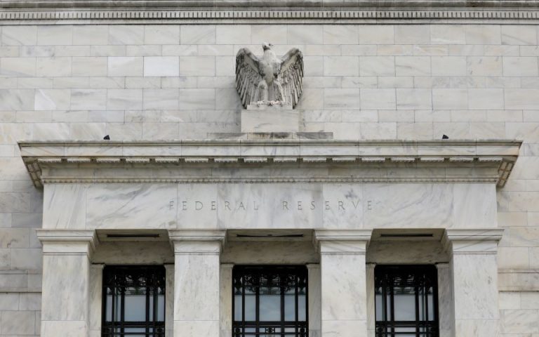 Fed: «Ανοικτή» σε μελλοντική συζήτηση για σταδιακή άρση των μέτρων