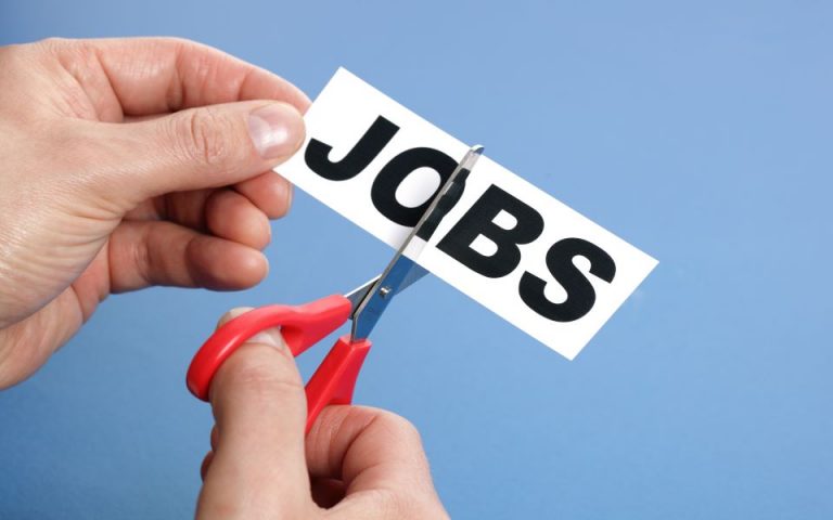 Για περικοπές 10.000 θέσεων εργασίας ετοιμάζεται η Commerzbank