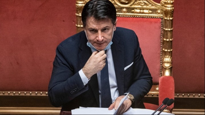 «Όρθια» η κυβέρνηση στην Ιταλία
