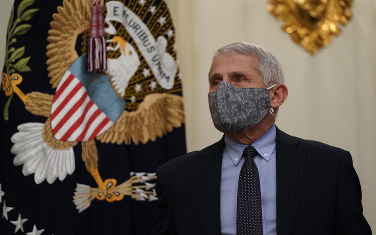 Δρ Φάουτσι: Η διπλή μάσκα προστατεύει καλύτερα