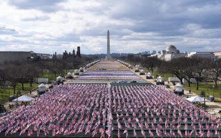 191.500 σημαίες για όσους δεν θα είναι εκεί