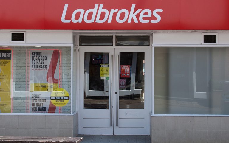Ladbrokes: Θεωρεί μικρή την πρόταση 11 δισ. δολαρίων για την εξαγορά της 