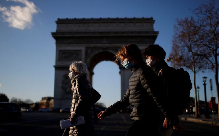 Η πρωθυπουργός της Γαλλίας προειδοποιεί για «νέο κύμα» της πανδημίας