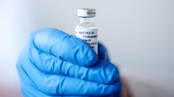 ΠΟΥ: Στο εμβόλιο των Pfizer/BioNTech η πρώτη έγκριση