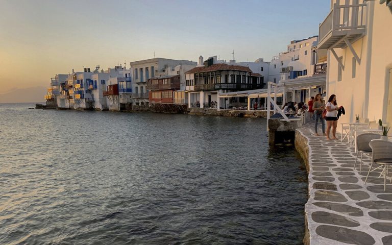 Οι ξένοι ταξιδιωτικοί συντάκτες ονειρεύονται την Ελλάδα