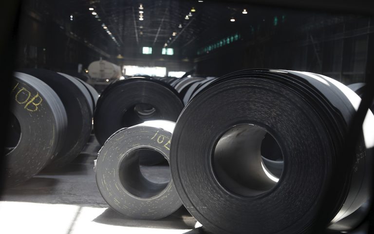 Ο Καναδάς απαγορεύει τις εισαγωγές αλουμινίου και χάλυβα από Ρωσία