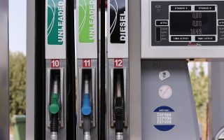 Πώς θα δοθεί η έκπτωση στα καύσιμα – Επιταγή ακρίβειας με εισοδηματικά κριτήρια
