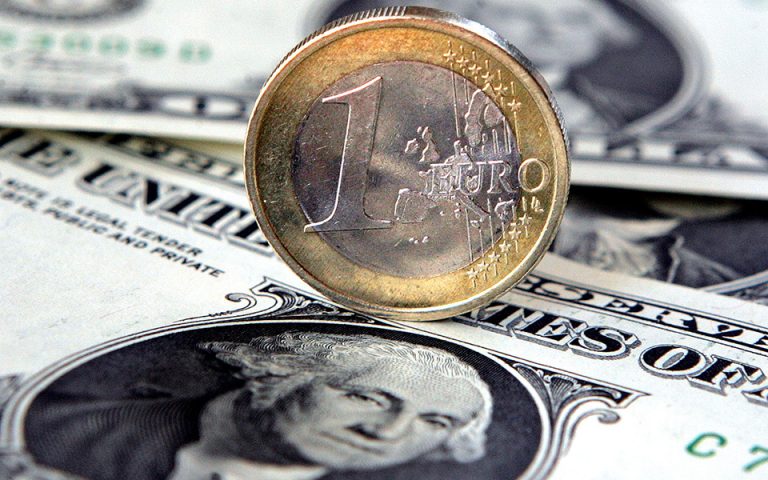 Σε υψηλά διετίας το δολάριο – Σε χαμηλό έτους το γουάν – Τα κέρδη του ευρώ εξασθενούν