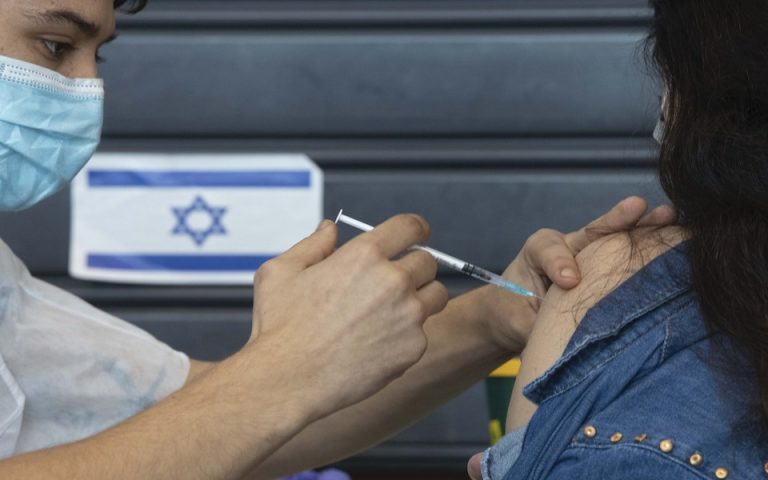 Το «σπριντ» του εμβολίου θα φέρει πλήρες άνοιγμα της οικονομίας στο Ισραήλ