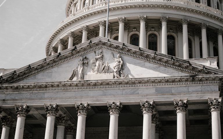 «Όχι» της Γερουσίας στο βέτο Τραμπ για τον αμυντικό προϋπολογισμό 