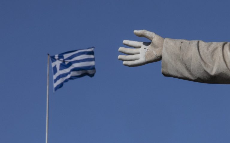 Η Ελλάδα προχωρά σε έκδοση 10ετούς ομολόγου