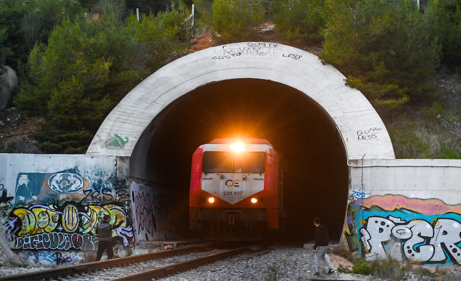 Ελληνικός σιδηρόδρομος: Πώς το ένα έργο εκτροχίασε το άλλο