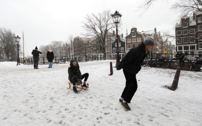 Ολλανδία: Ισχυρή χιονοθύελλα σαρώνει την χώρα, η πρώτη εδώ και 10 χρόνια