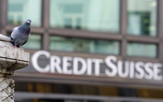 Credit Suisse – UBS: Σενάρια συγχώνευσης εν μέσω πίεσης