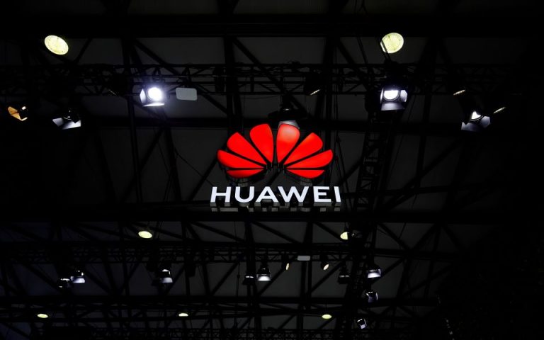 H Huawei στρέφει το «βλέμμα» στην αγορά ηλεκτρικών αυτοκινήτων