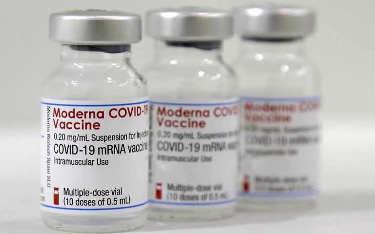 Ενισχυτικό εμβόλιο για Covid και γρίπη ετοιμάζει η Moderna