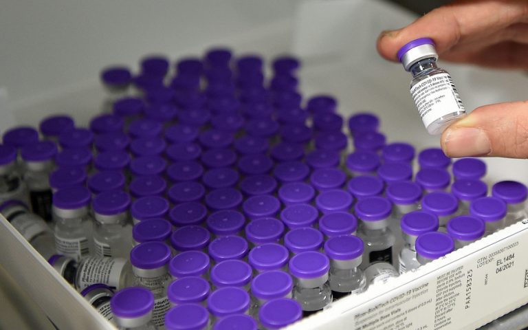 Pfizer προς Κομισιόν: Θα κινδυνεύσει το δικό μας εμβόλιο από τυχόν αντίποινα των Βρετανών