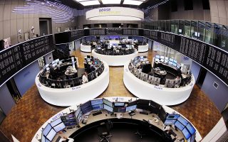 Ευρώπη: Πτωτική τάση στα χρηματιστήρια στην τελευταία συνεδρίαση για το 2021