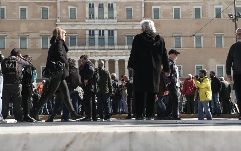 Alpha Bank: O «χάρτης» της απασχόλησης στην Ελλάδα – Γιατί υπάρχουν κενές θέσεις εργασίας