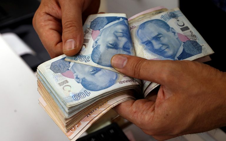 Tουρκία: Κίνδυνος δολαριοποίησης, καθώς μειώνονται τα συναλλαγματικά αποθέματα