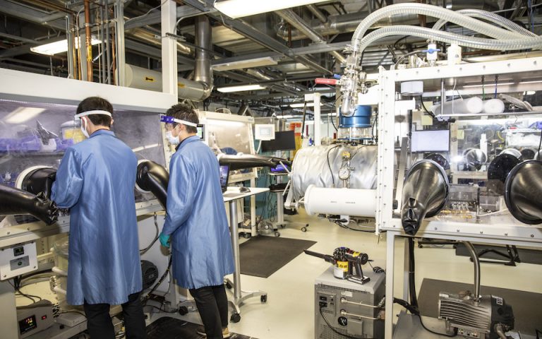 Ο μεγαλύτερος κατασκευαστής μπαταριών στον κόσμο ανοίγει και 3ο εργοστάσιο στην Ευρώπη