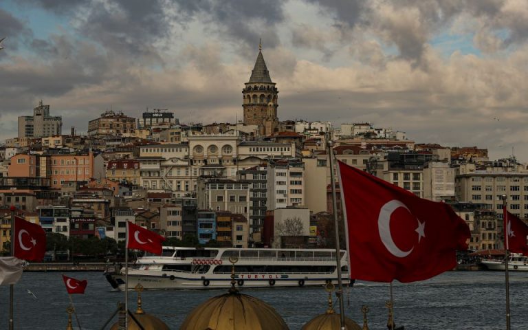 Κίνηση-σοκ από τον Ερντογάν: Απέλυσε τον κεντρικό τραπεζίτη
