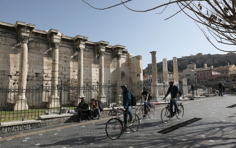Στ. Πέτσας: Δύσκολο να επιτρέπονται οι μετακινήσεις για τους τουρίστες και όχι για τους Έλληνες