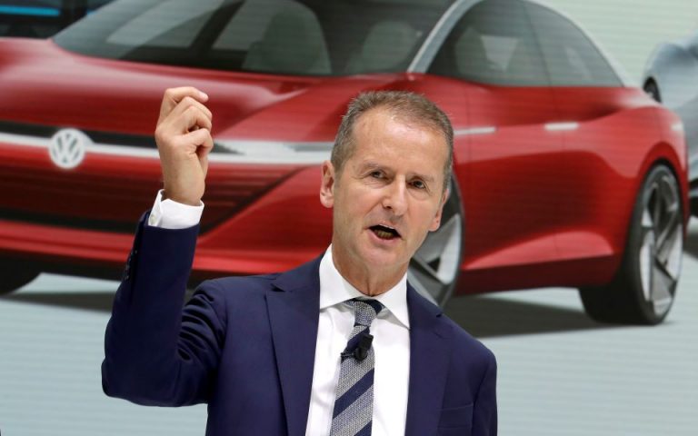 Σε tweet α λα Μασκ ο Xέρμπερτ Ντίες ανακοινώνει το νέο «ορόσημο» της VW