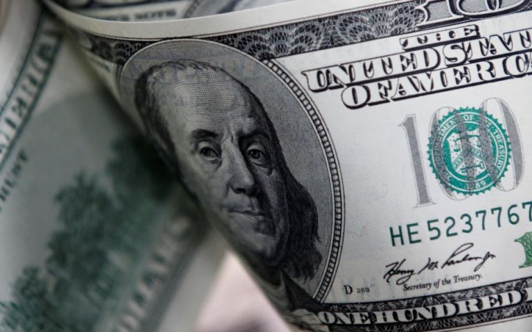 Δολάριο: Συνεχίζει την «επέλασή» του σε υψηλό 20 ετών έναντι των ανταγωνιστών του 